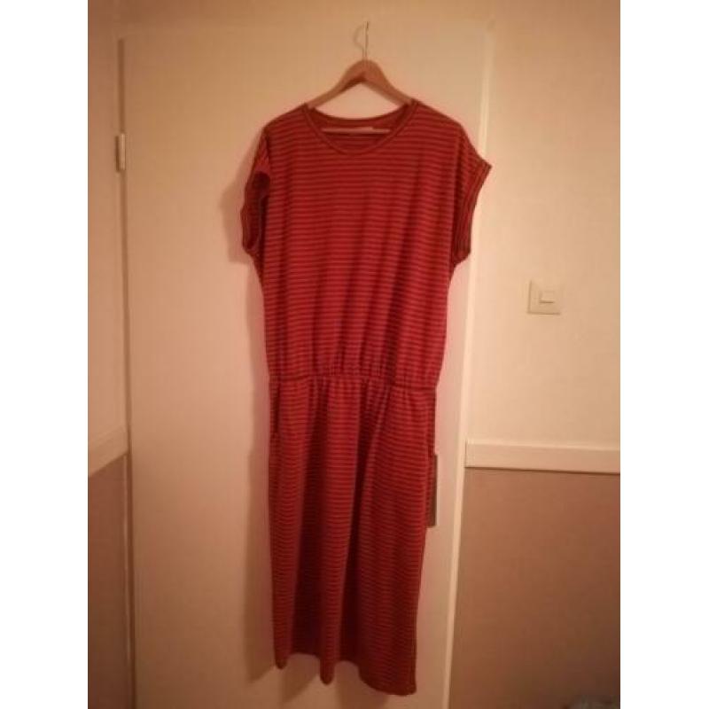 Nieuwe Sissy Boy jurk. Mt 40 oranje. met zwart streepje