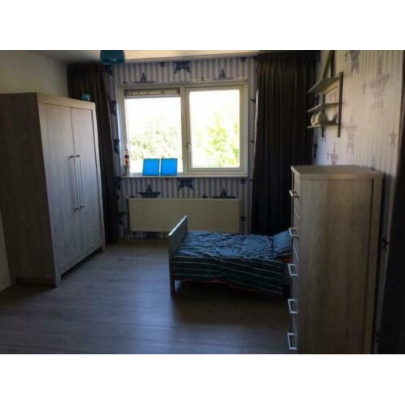 Prachtige grijze babykamer / peuterkamer Florida