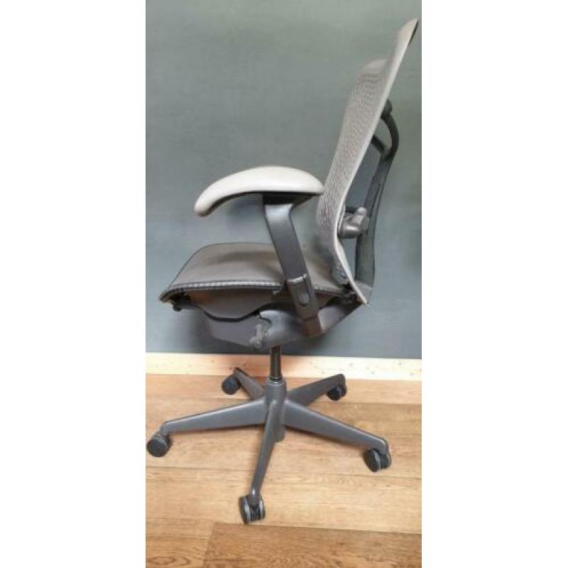 Herman Miller Mirra design bureaustoel