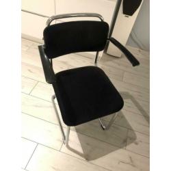 Gispen 686 tafel en vier stoelen mdl 201