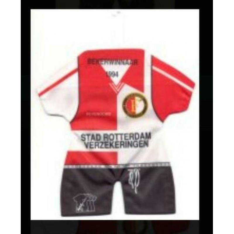 GEZOCHT: Feyenoord mini dress shirt (zie de 4 foto's)