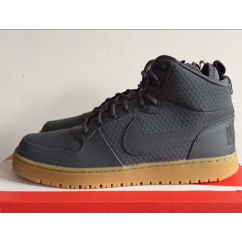 Nike court borough mid maat 45 jordan dunk force max 1 off