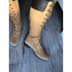 Prachtige hoge Timberlands schoenen Timberland mt 40 / 9.5!