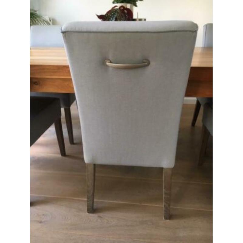 Gratis 6 eetkamerstoelen