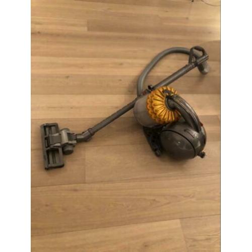 Dyson stofzuiger dc 52 3 jaar oud