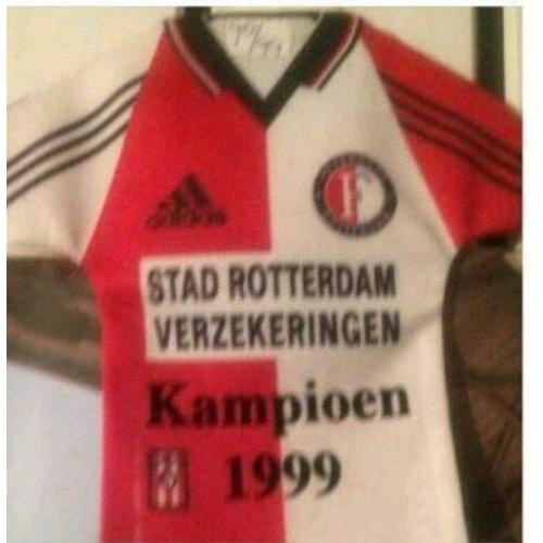 GEZOCHT: Feyenoord mini dress shirt (zie de 4 foto's)