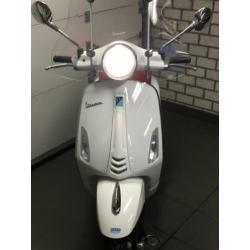 Te koop vespa Primavera snor 964 km