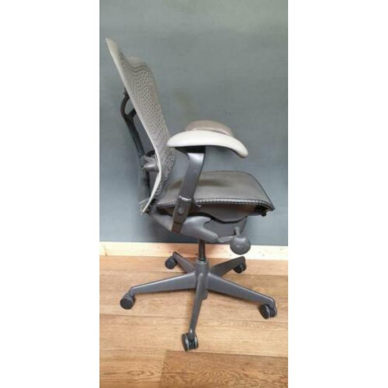 Herman Miller Mirra design bureaustoel
