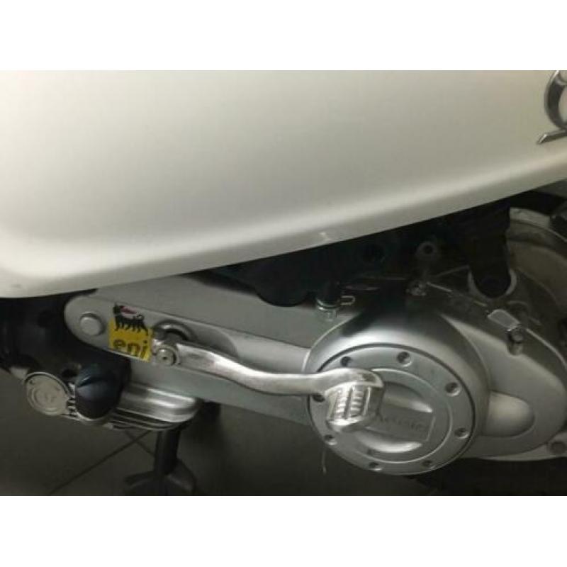 Te koop vespa Primavera snor 964 km