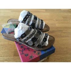 Lazamani slippers, maat 39