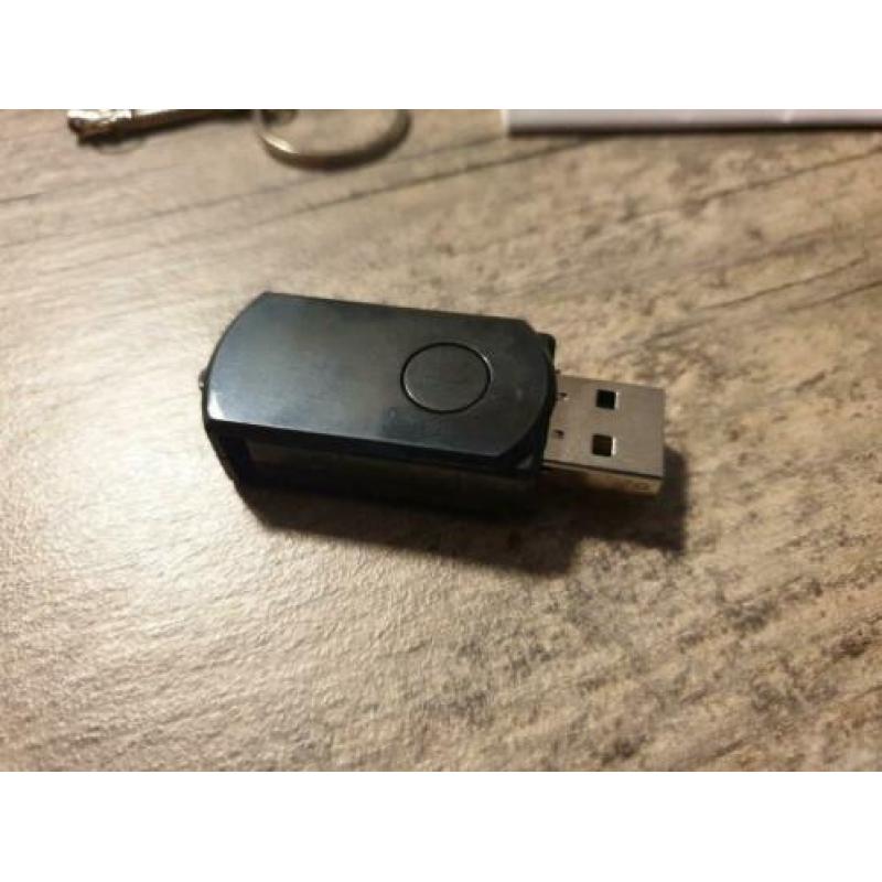 Mini verborgen camera. Draadloze Spycam.