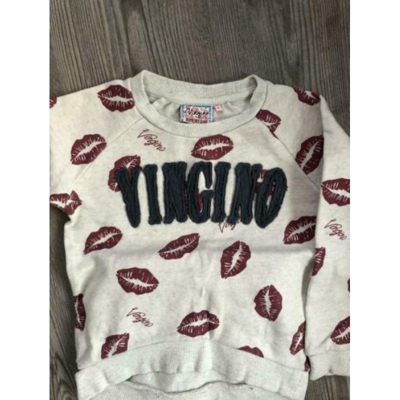 Vingino setje broek en trui zoentjes/ kusjes maat 104/ 4