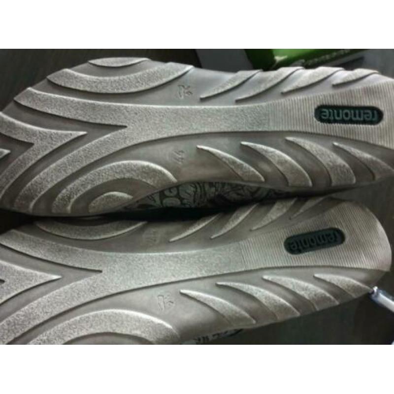 Sneakers Remonte maat 44