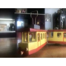 Houten Tram met bestuurder