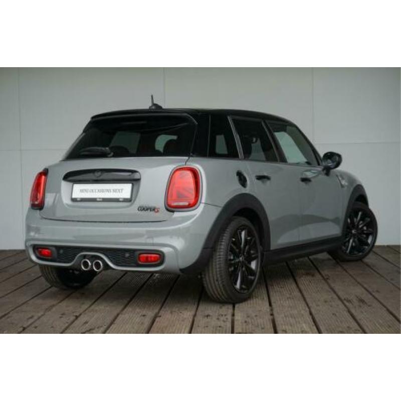 MINI 5-deurs Cooper S 60 Years Edition Chili + Serious Busin
