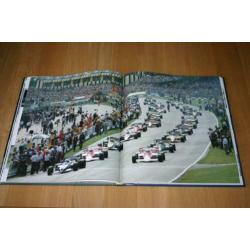 014 / Formule 1 boek [2003] NOS [incl. Ferrari puzzel]
