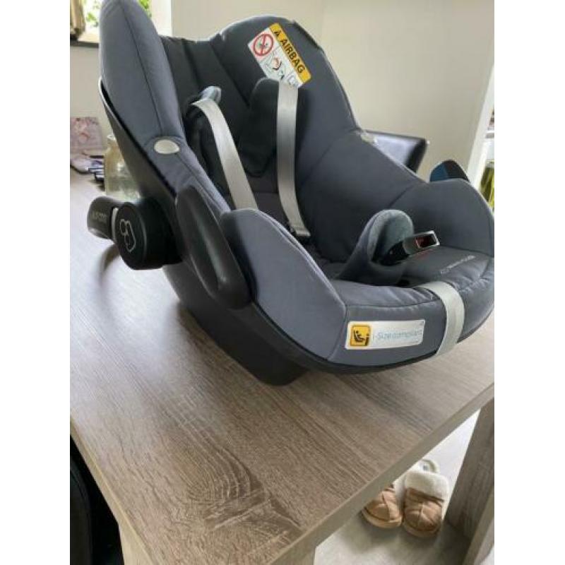 Maxi Cosi Pebble plus 2019 zo goed als nieuw + hoes + inleg