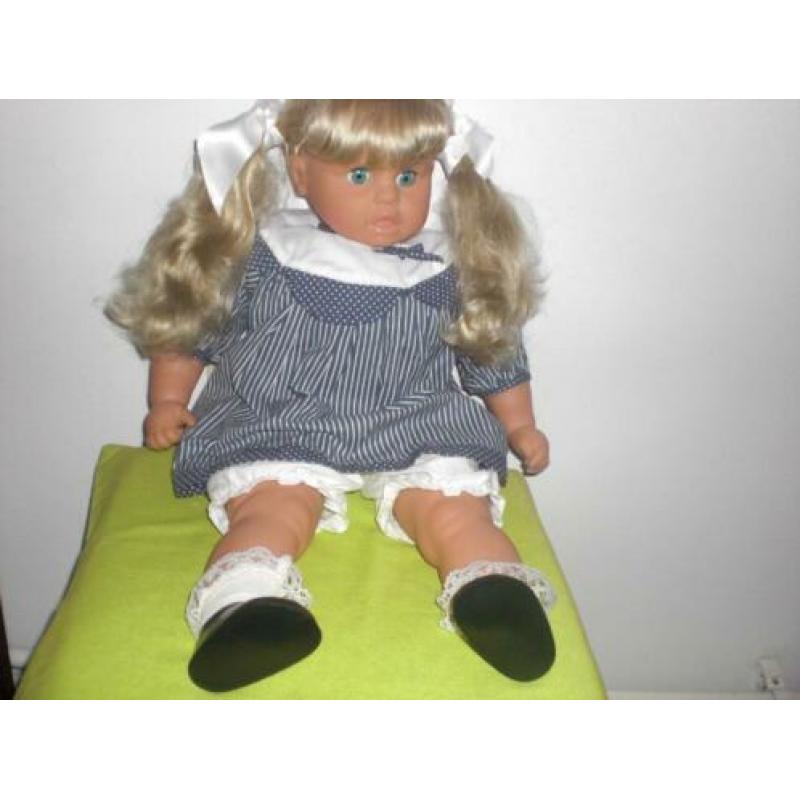 mooie grote baby pop lissi 60 cm