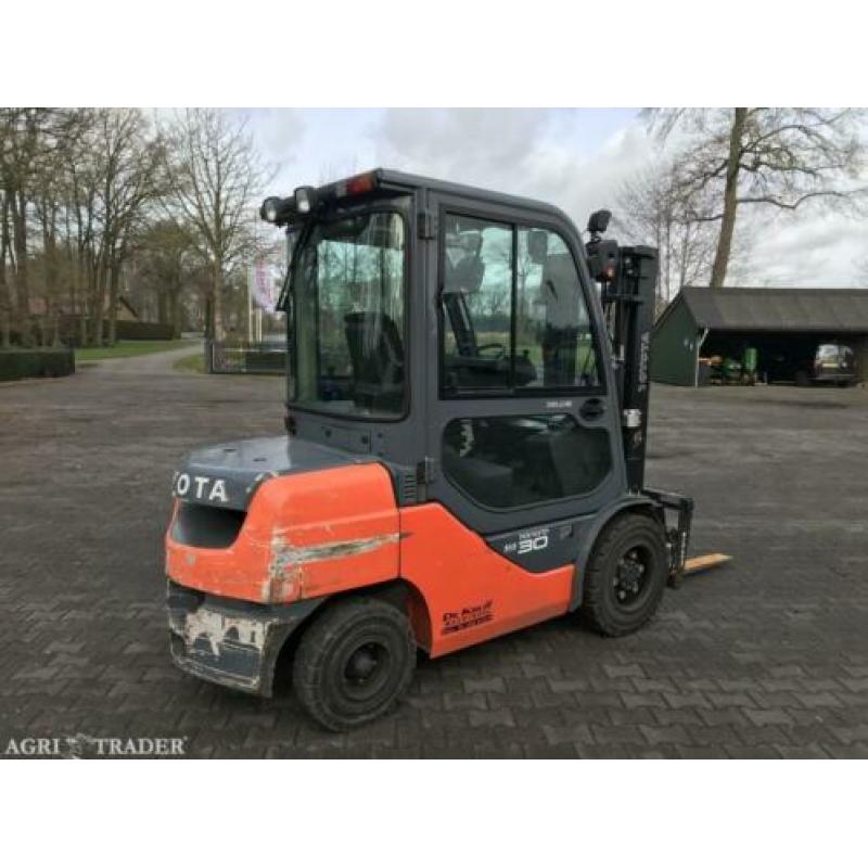 3Toyota 02-8FDF30 (2011) 3 ton diesel