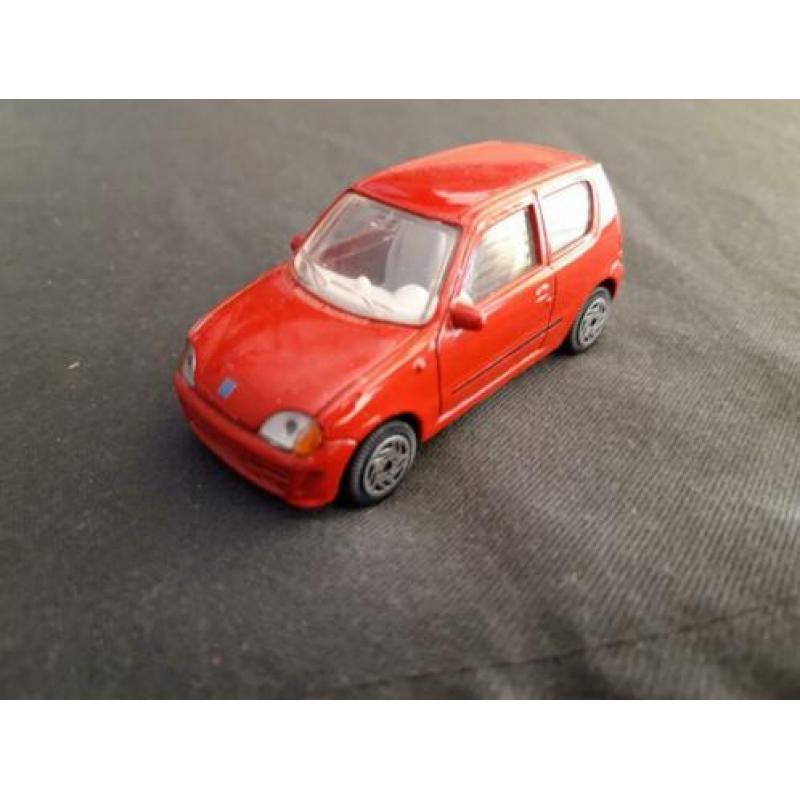 Fiat Seicento Sporting rood, Majorette 1:43