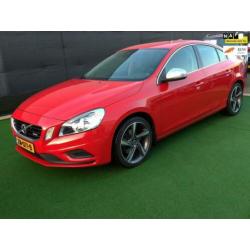 Volvo S60 T3 R-design 1e eigenaar passion red!