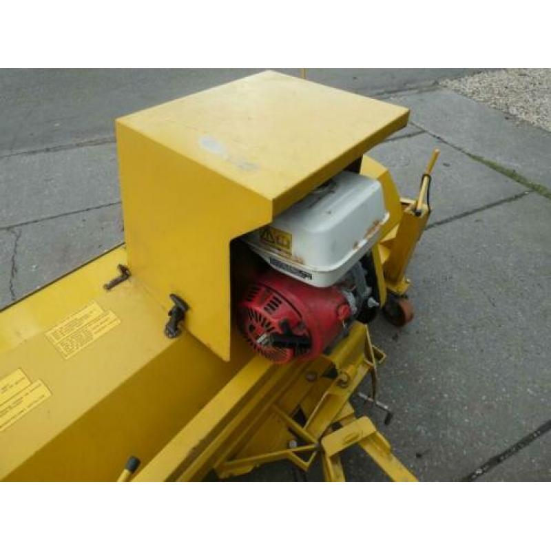 Jongerius veegmachine (type J60MZW, Honda motor, 1,8 meter)
