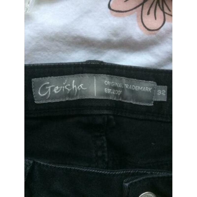 Geisha jeans mt 32 als nieuw!