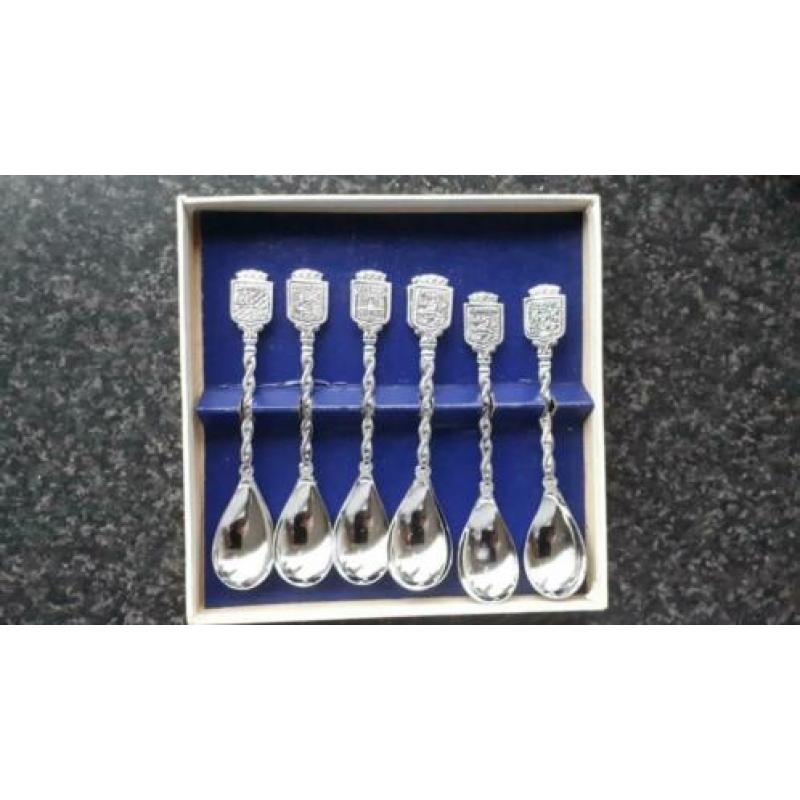 theelepeltjes set met provinciewapens