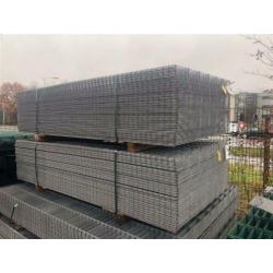 50m Gegalvaniseerd Hekwerk 123cm hoog - 2e keus palen