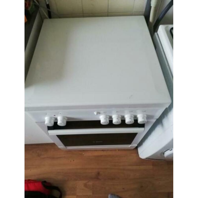 Bosch gasfornuis met elektrische oven en gas kookplaat