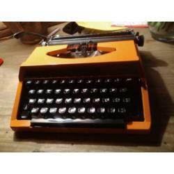 Typemachine silver reed 100