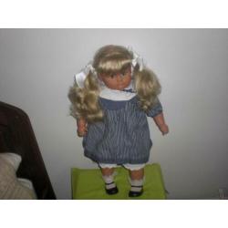 mooie grote baby pop lissi 60 cm