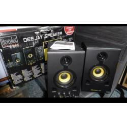 Nieuw dj speaker set 2.060 met dj instinct controller.