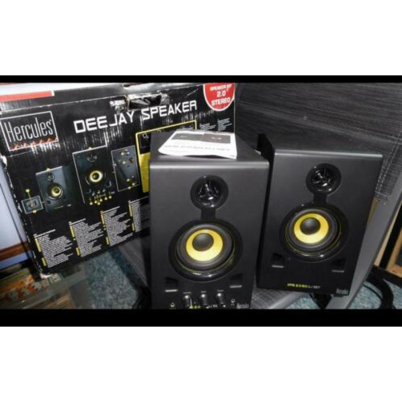 Nieuw dj speaker set 2.060 met dj instinct controller.