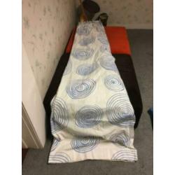 Mooi wit gordijn met blauw motief - 123 cm (B) x 244 cm (L)