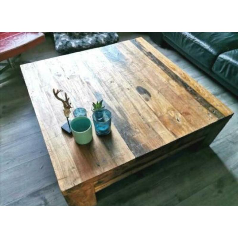 Stoere massieve salontafel oud teakhout