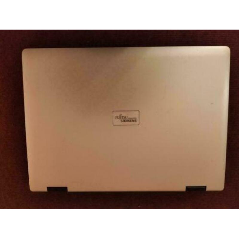 Fujitsu Siemens Amilo 1718Li laptop