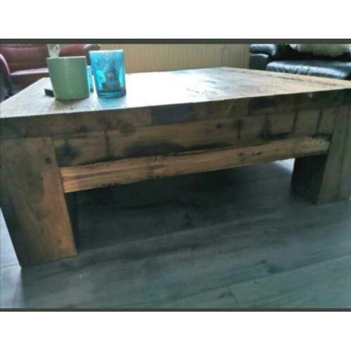 Stoere massieve salontafel oud teakhout