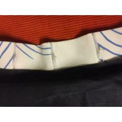 Mooi wit gordijn met blauw motief - 123 cm (B) x 244 cm (L)