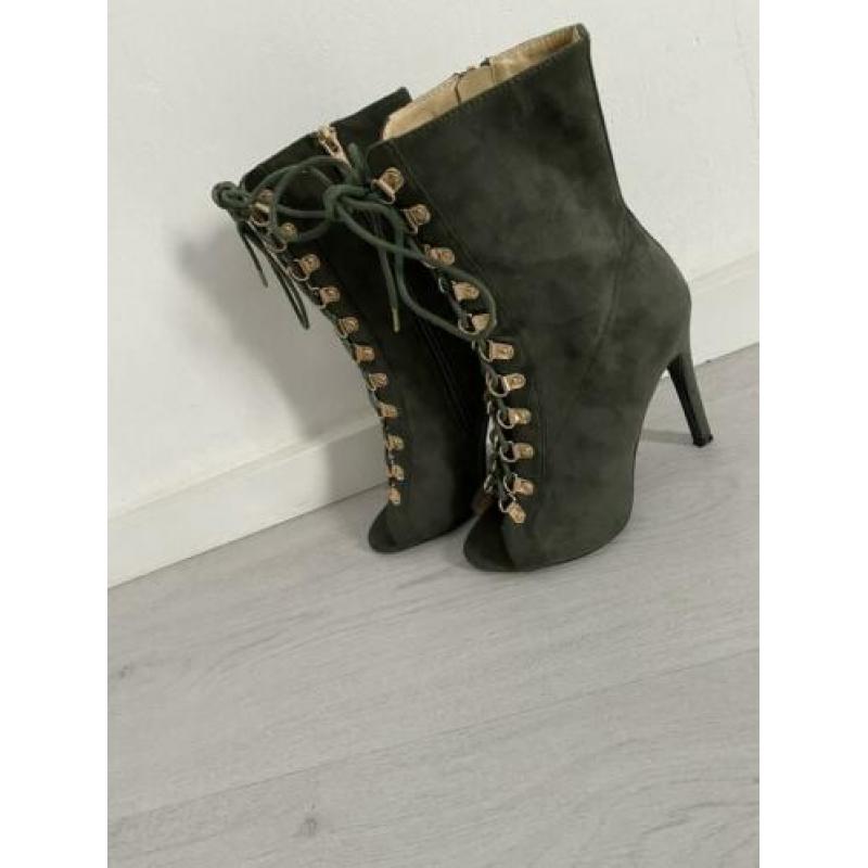 Mooie pumps hoge hakken met veters taupe groen maat 36