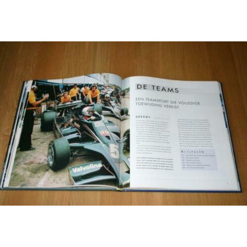 014 / Formule 1 boek [2003] NOS [incl. Ferrari puzzel]