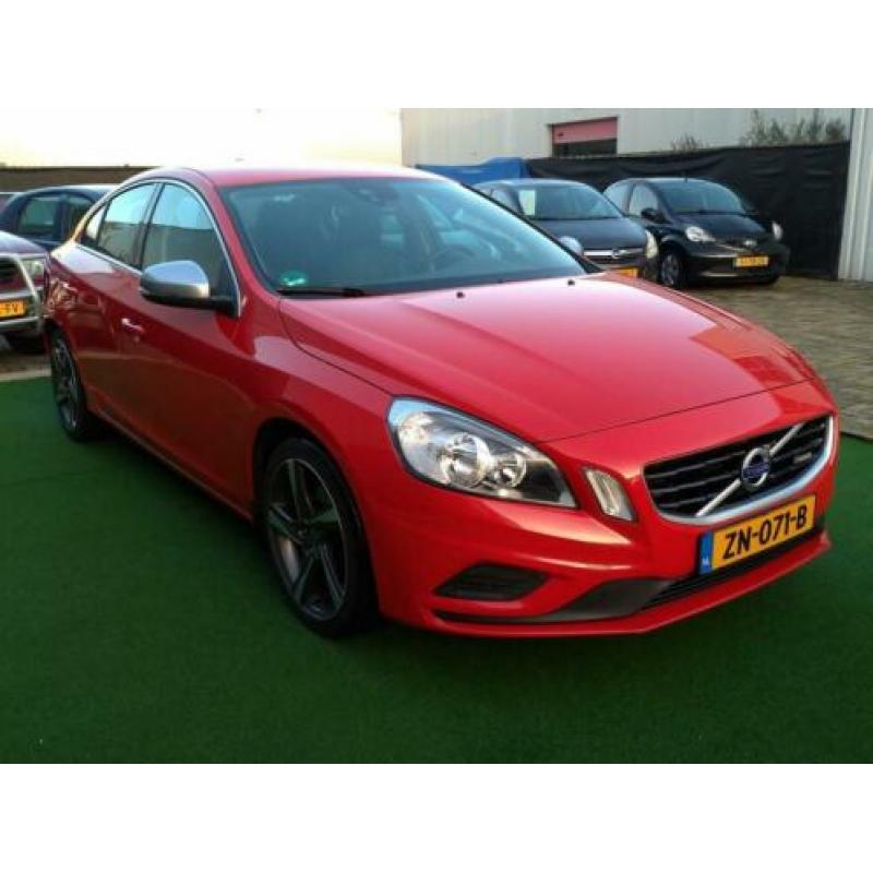 Volvo S60 T3 R-design 1e eigenaar passion red!