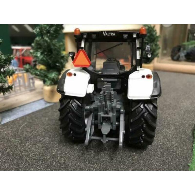 U.H Valtra Zonder doos