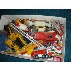 doosje auto,s o.a siku dinky etc