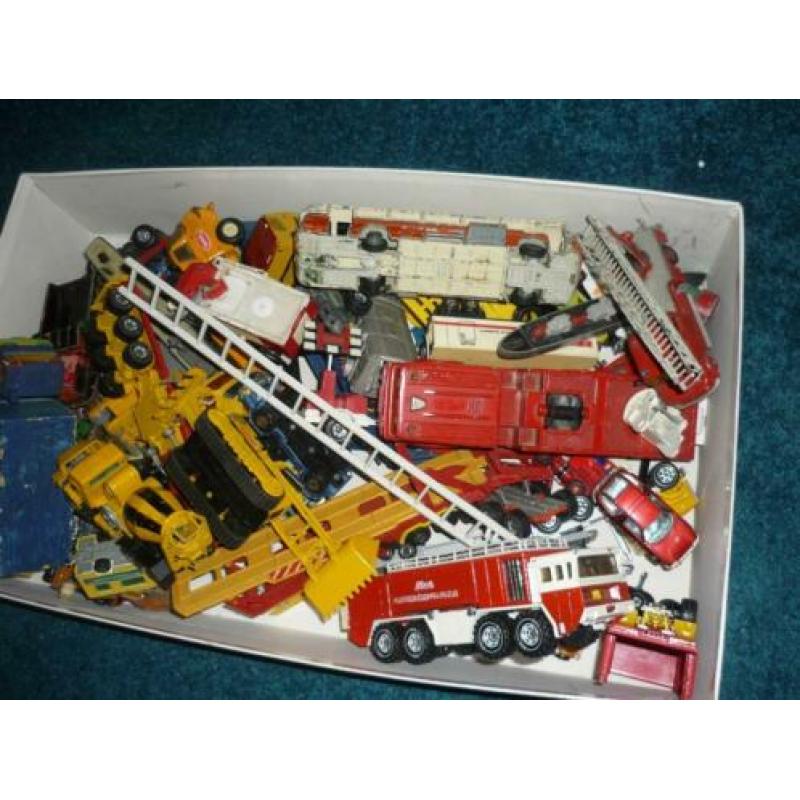 doosje auto,s o.a siku dinky etc