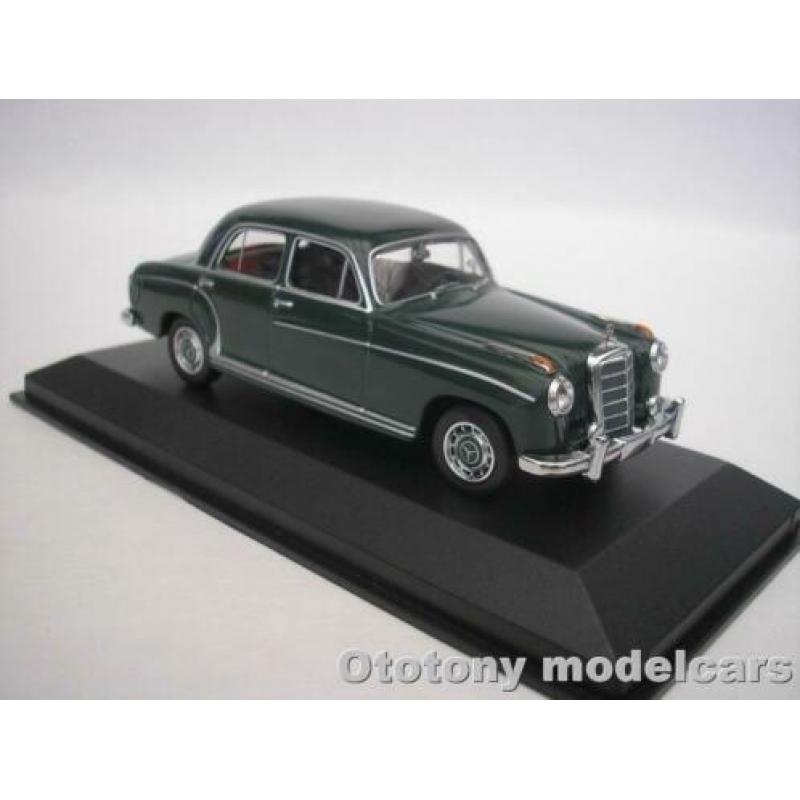 Mercedes 220 S 1956 Donker Groen 1/43 Maxichamps