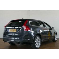 Volvo V60 1.6 T3 Summum CLIMA / CRUISE / LMV / PDC / LEER /