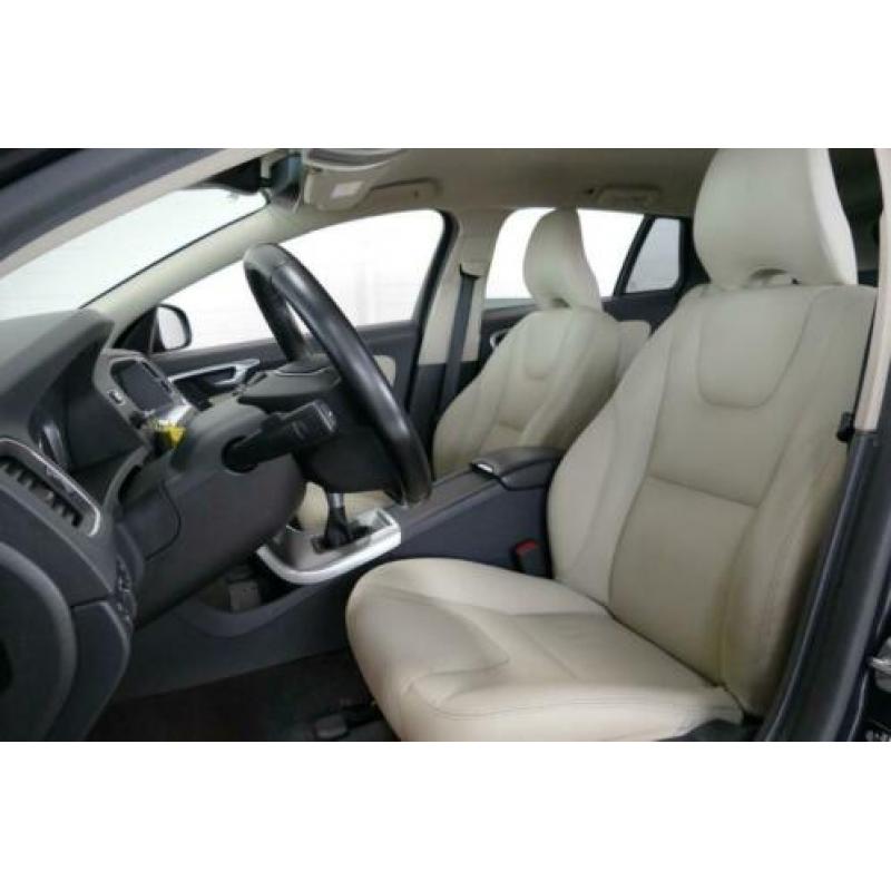 Volvo V60 1.6 T3 Summum CLIMA / CRUISE / LMV / PDC / LEER /