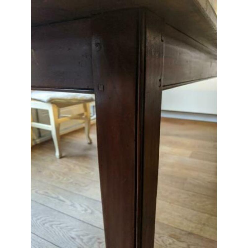 Strakke kersenhouten eettafel