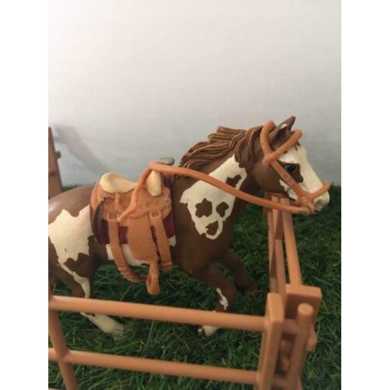 Schleich halsters, zadels, hoofdstellen en ruiters